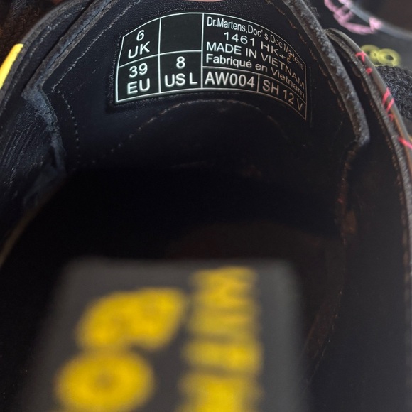 ✅HELLO KITTY & FRIENDS 1461 SMOOTH LEATHER OXFORD SHOES new sold out size 8 - Picture 2 of 11